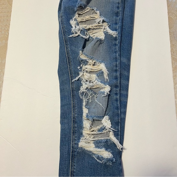 Fashion Nova Ripped Medium Wash Jeans - Picture 6 of 10